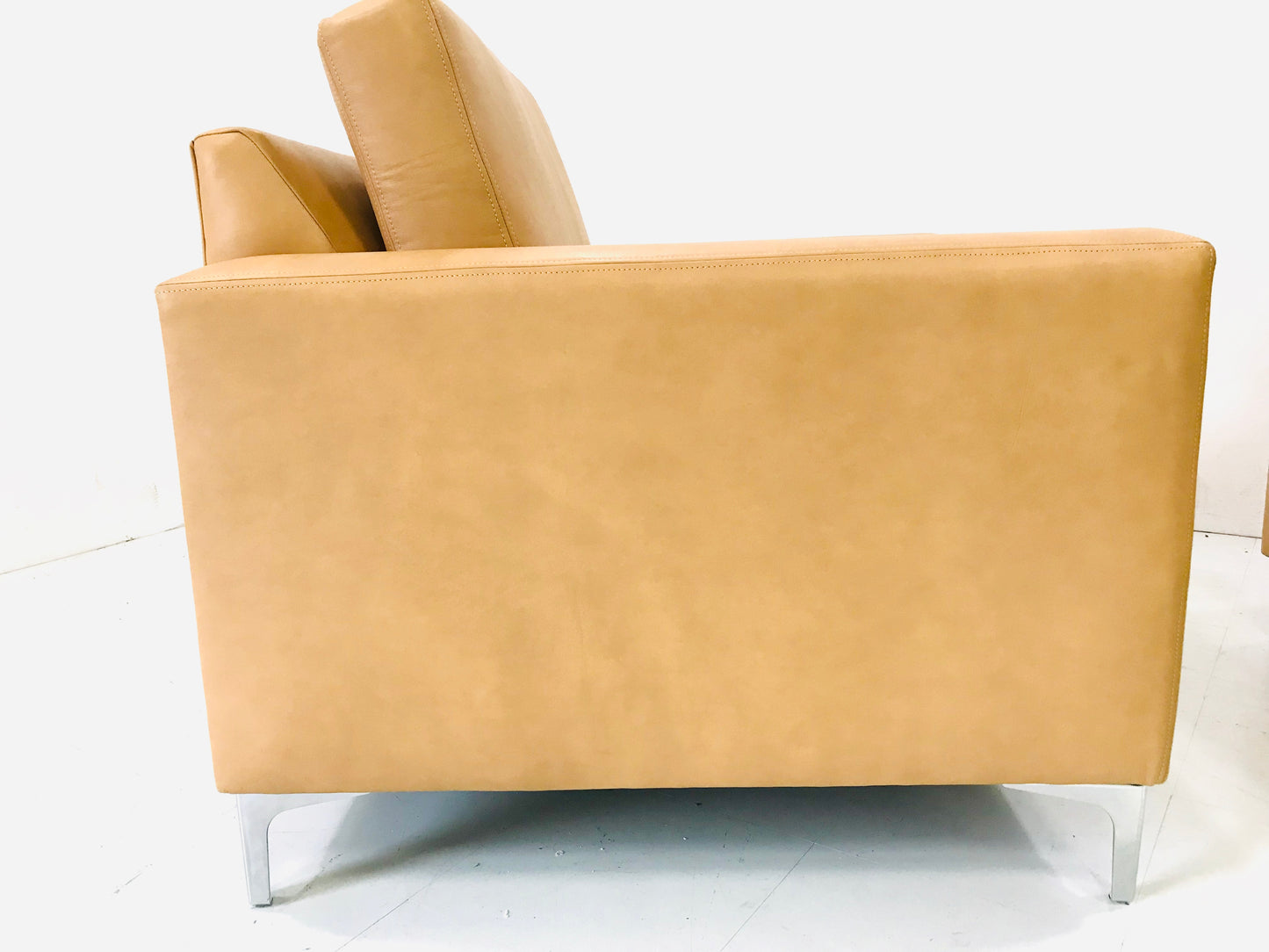 Bella Luxe Italian Leather Chair