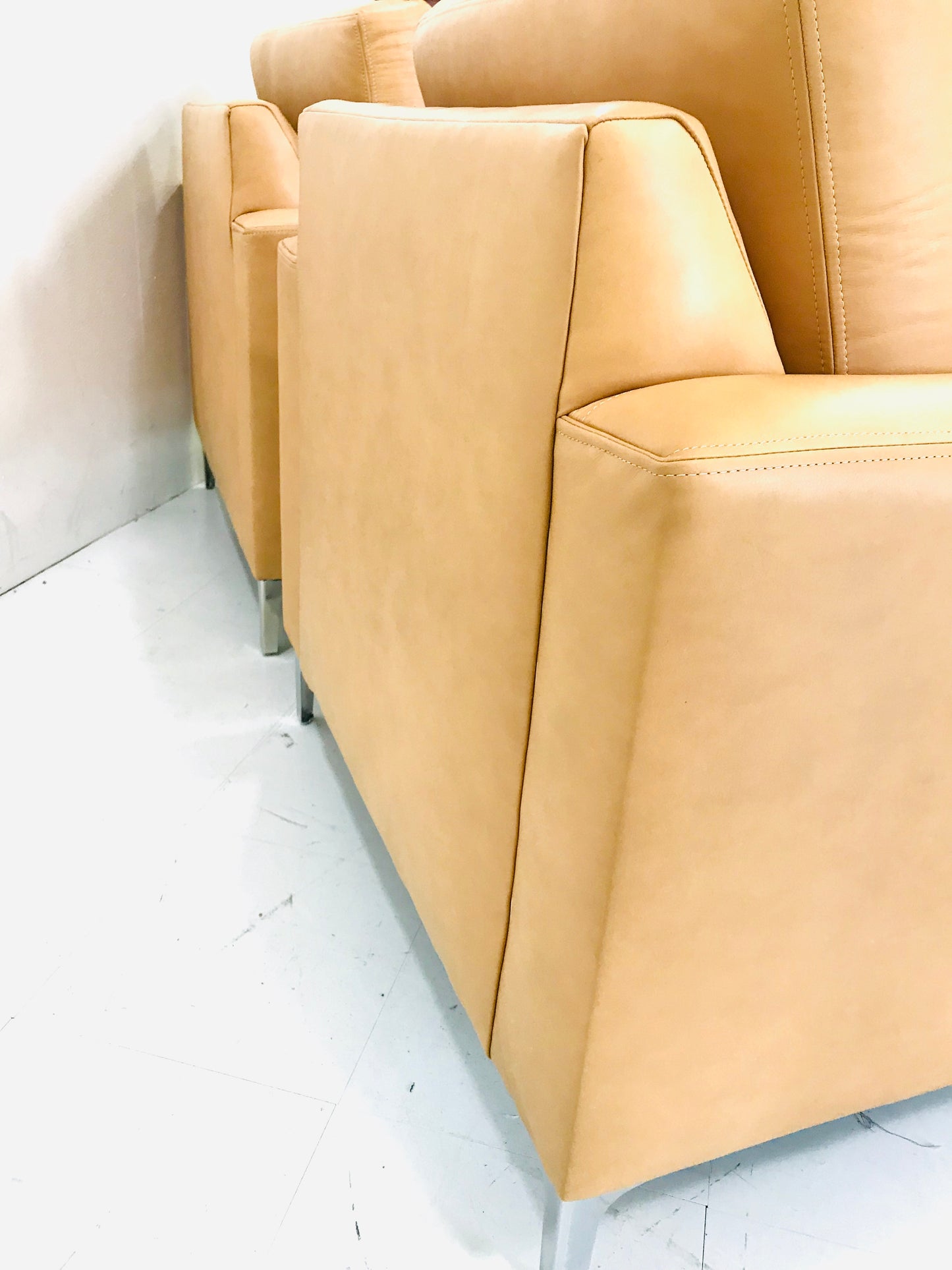 Bella Luxe Italian Leather Chair