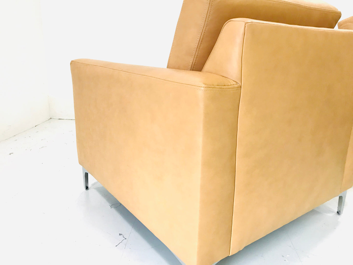 Bella Luxe Italian Leather Chair