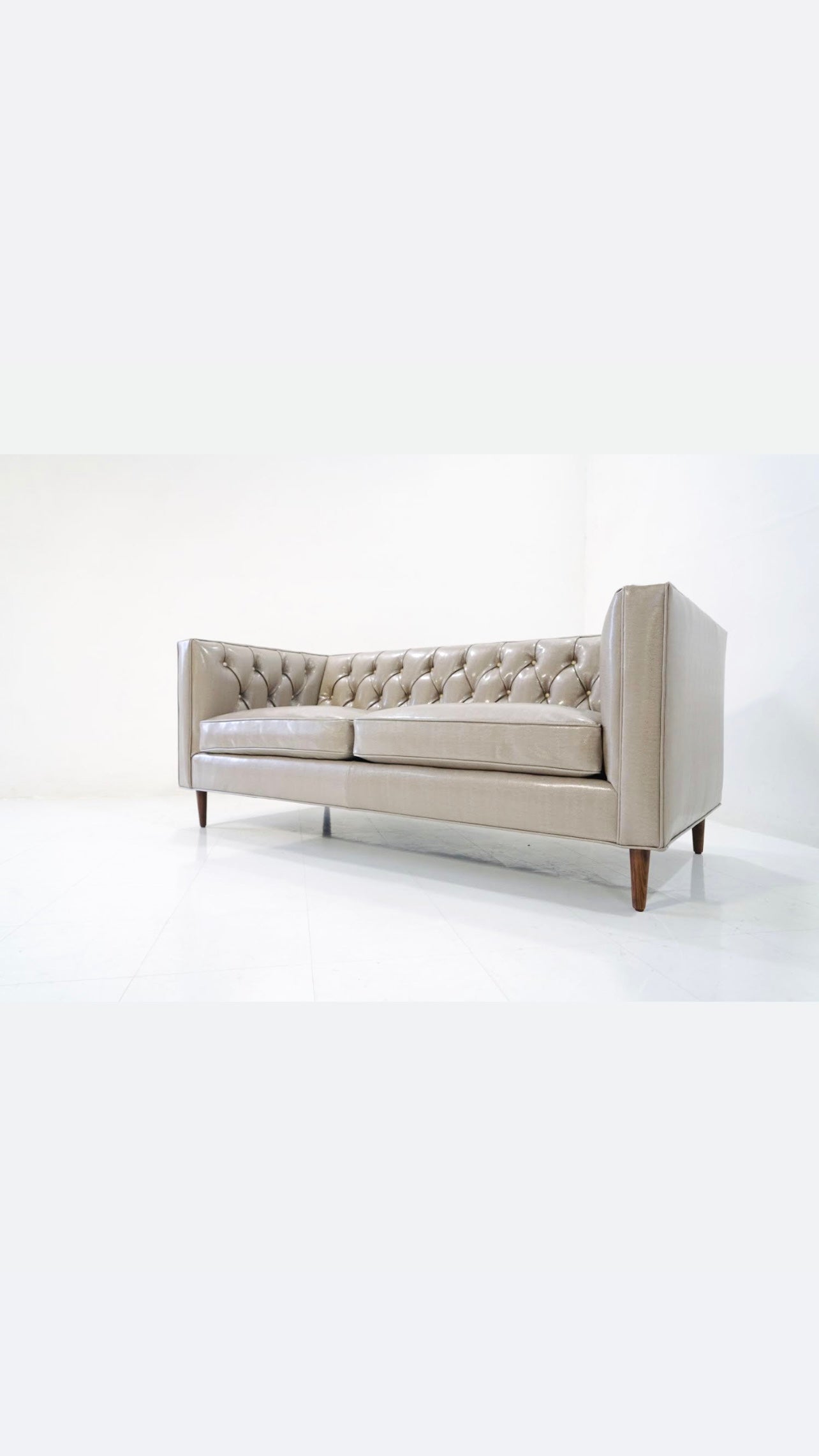 Italian Leather Diamond Tufted Love Seat