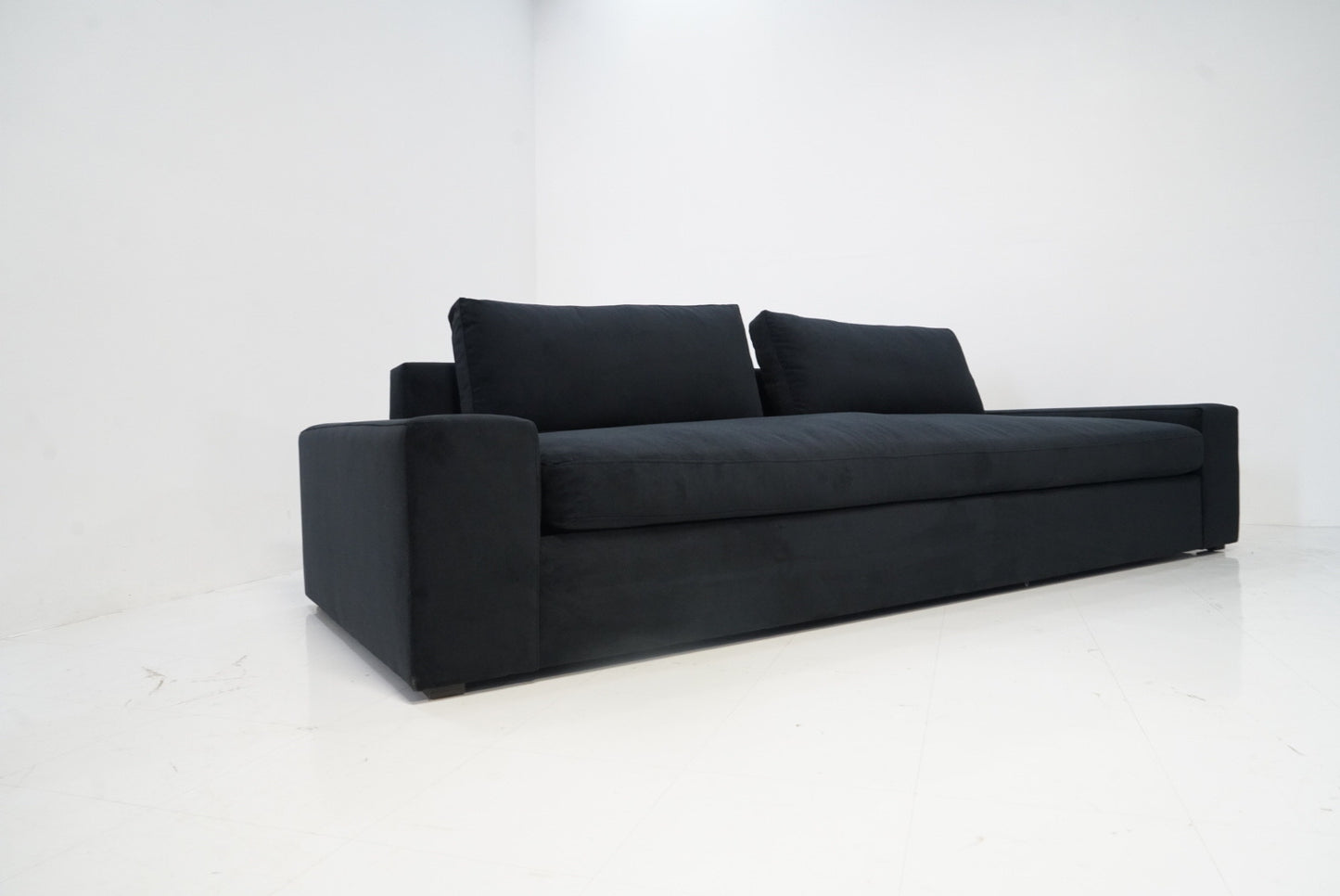 Modern Zen Sofa - Black (9 feet)